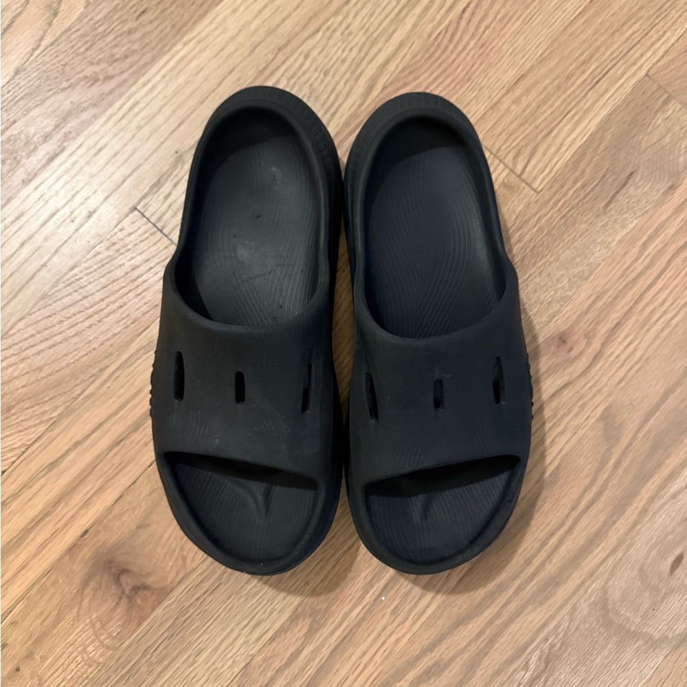 Youth Hoka Recovery Black Slide Sandals - Picture 2 of 3